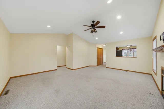 $229,900 | 500 Countryside Lane, Dixon, IL 61021