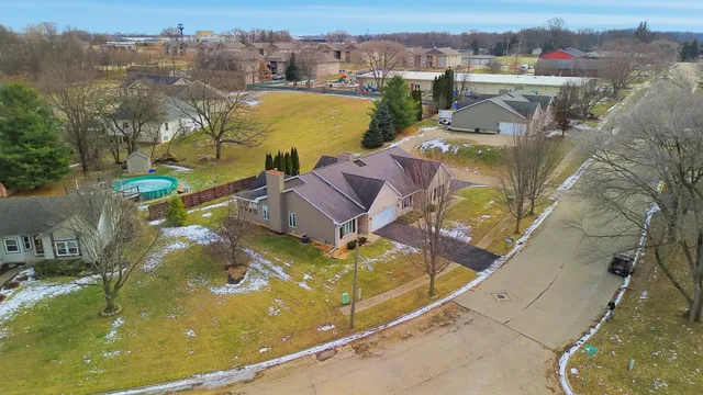 $229,900 | 500 Countryside Lane, Dixon, IL 61021