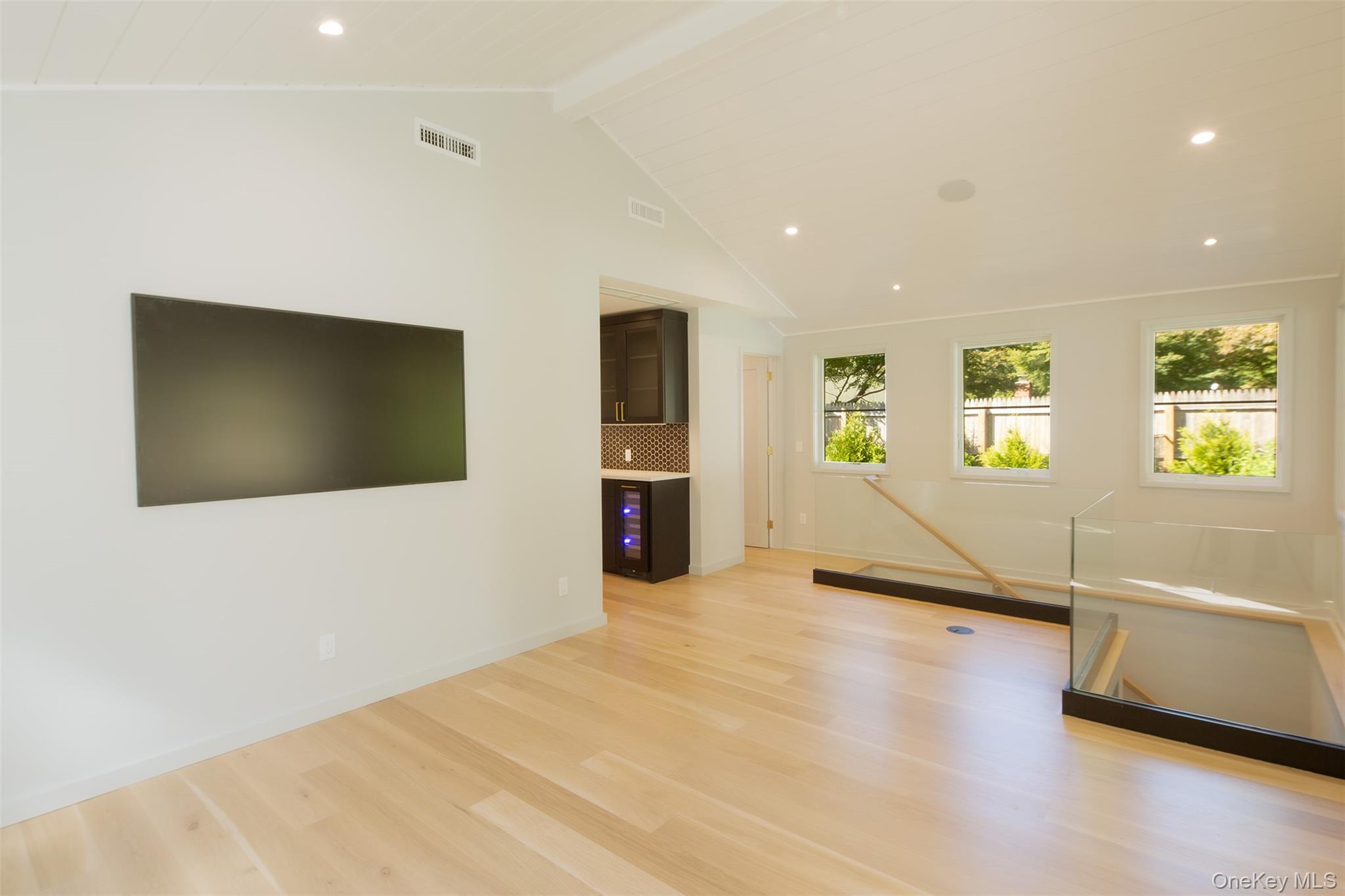 195 Little Fresh Pond Road Southampton, NY 11968 - Photo 24 of 40