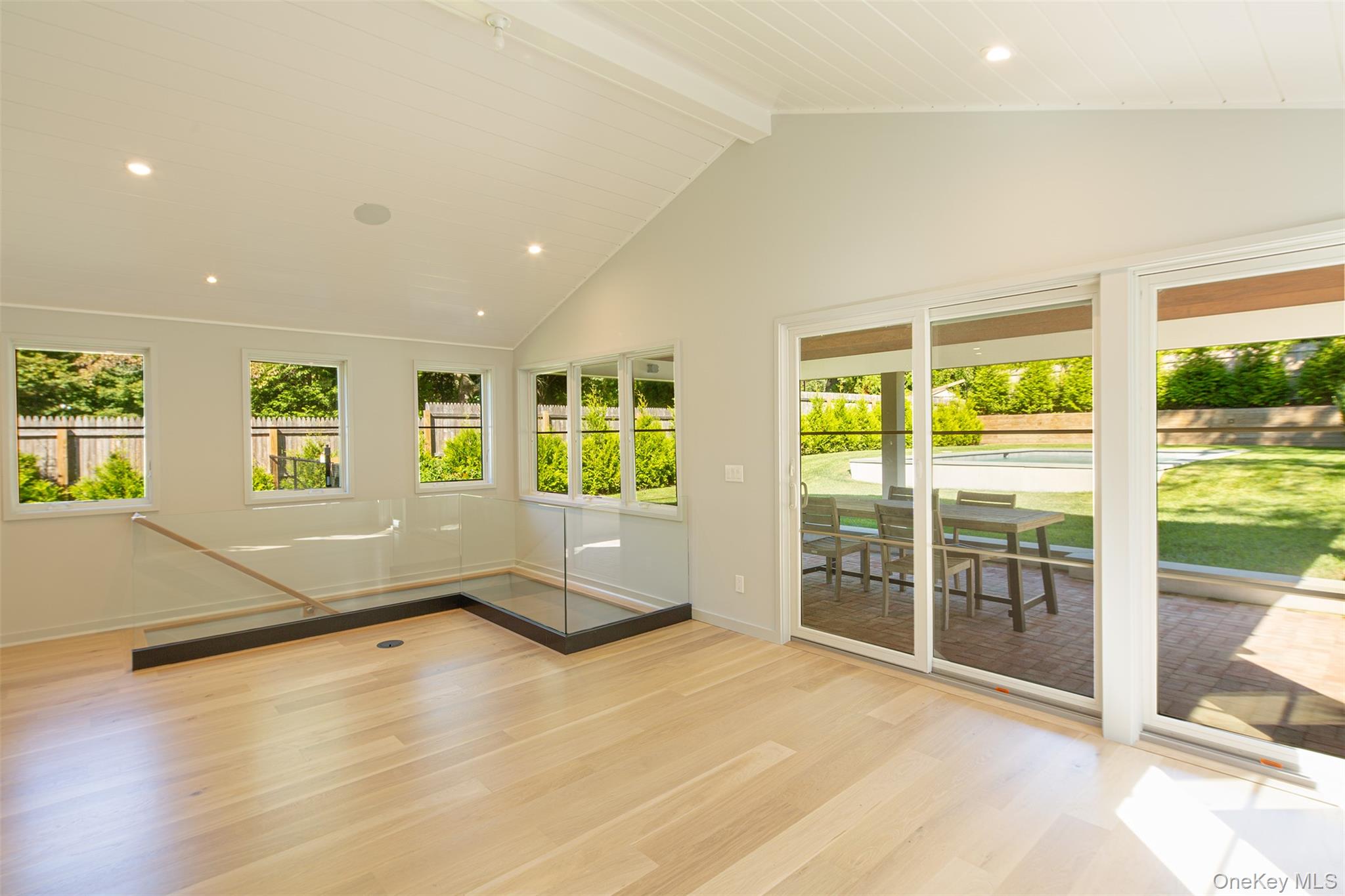 195 Little Fresh Pond Road Southampton, NY 11968 - Photo 25 of 40