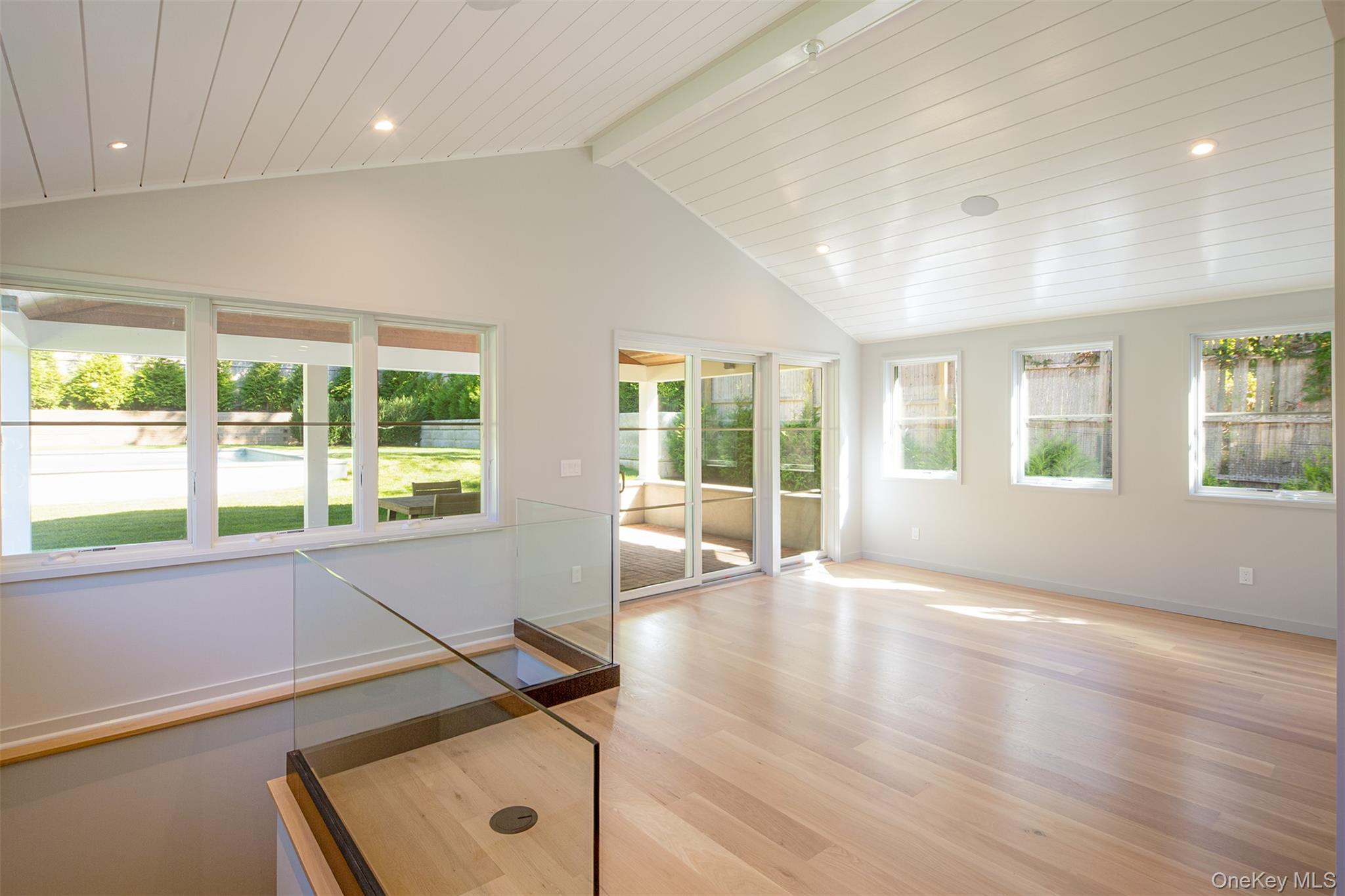 195 Little Fresh Pond Road Southampton, NY 11968 - Photo 26 of 40