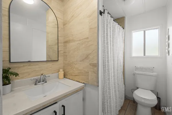 $70,000 | Undisclosed Address, Delano, CA 93215