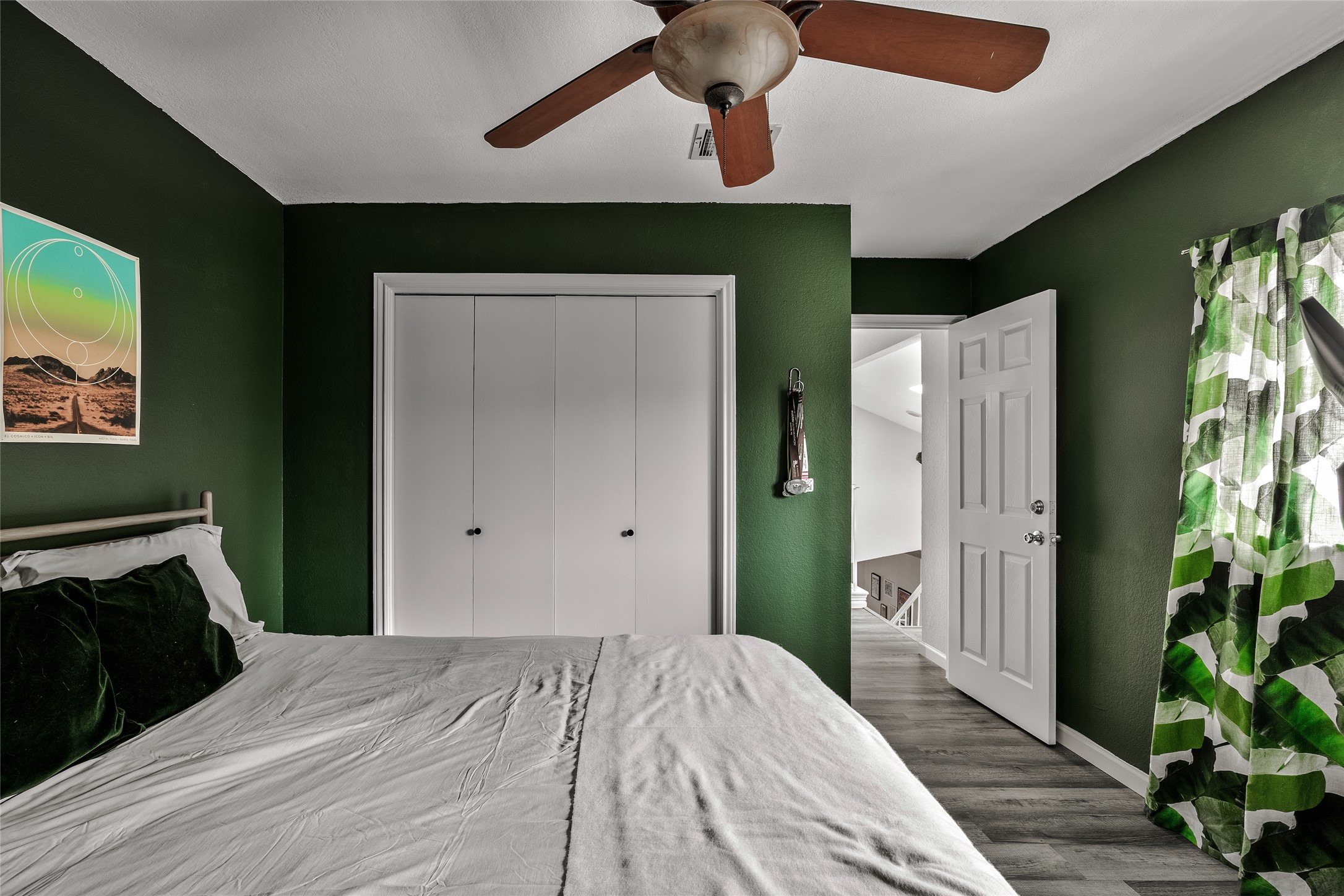 8504 Verona Trail Austin, TX 78749 - Photo 27 of 32 a bedroom with a bed and a potted plant