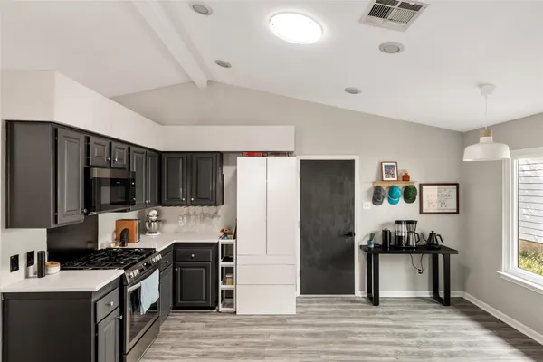 $3,300 | 8504 Verona Trail, Austin, TX 78749