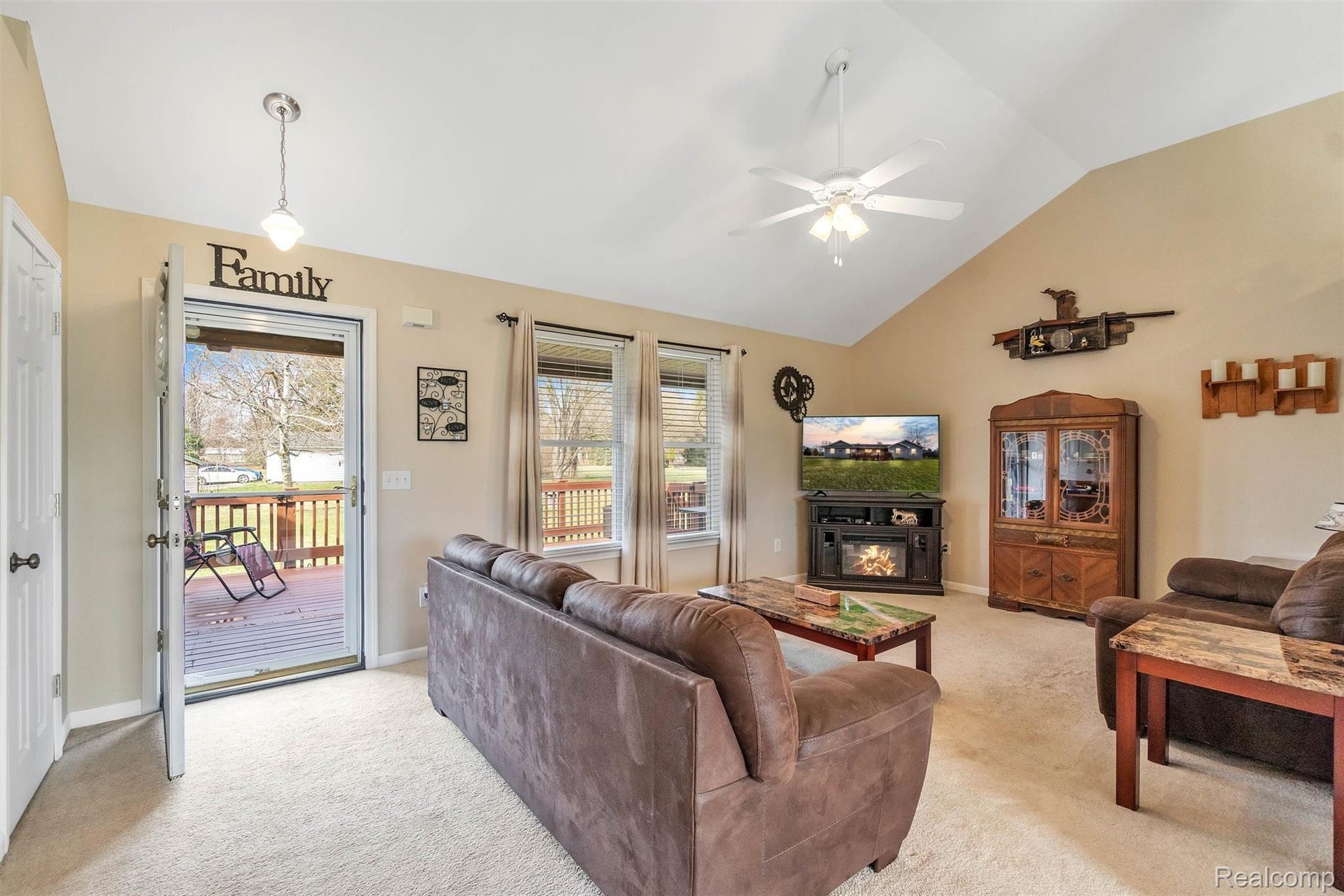 10893 Converse Road Fowlerville, MI 48836 - Photo 4 of 38 Great Room