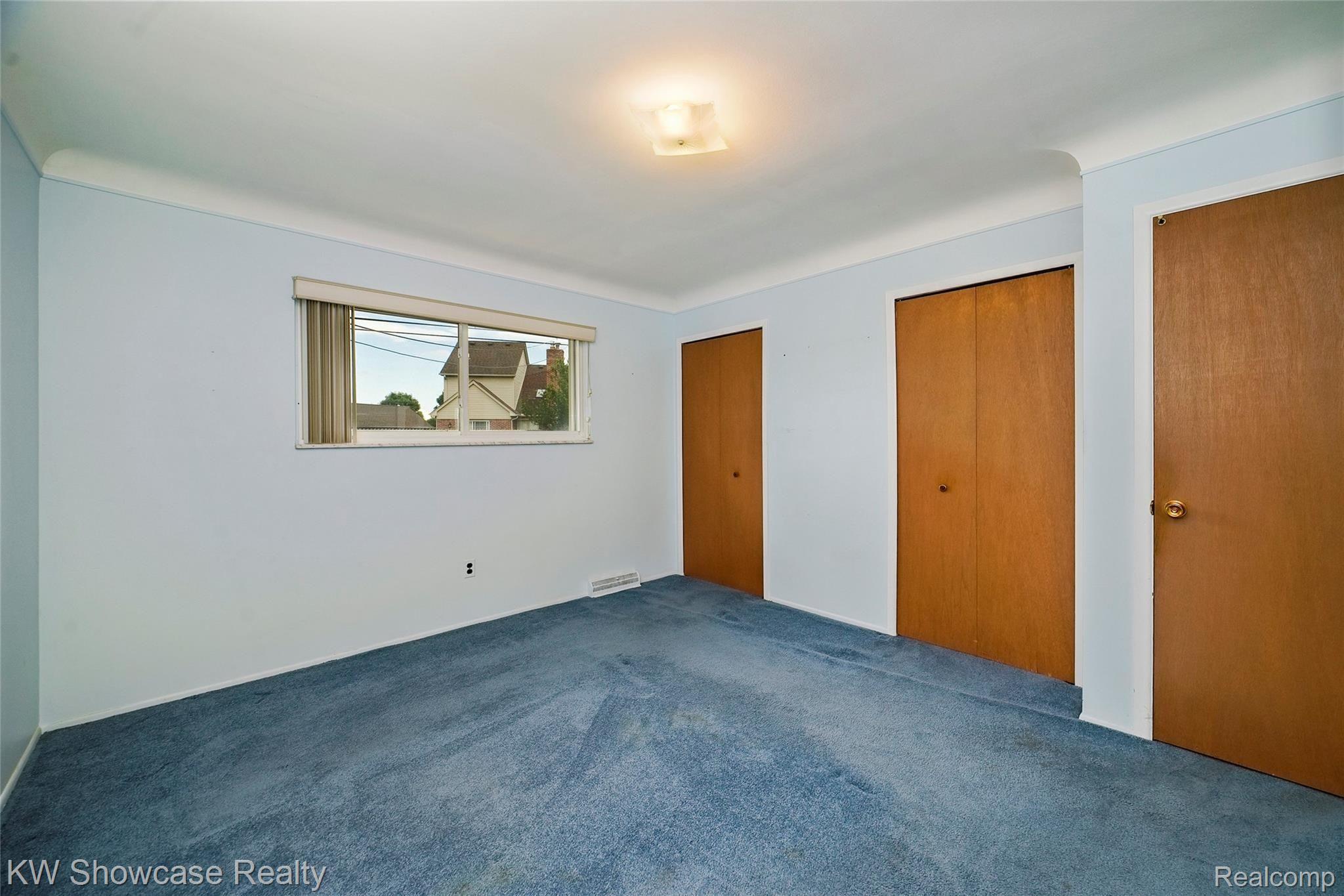 34264 Greentrees Road Sterling Heights, MI 48312 - Photo 18 of 42 Master BR w/ double closets