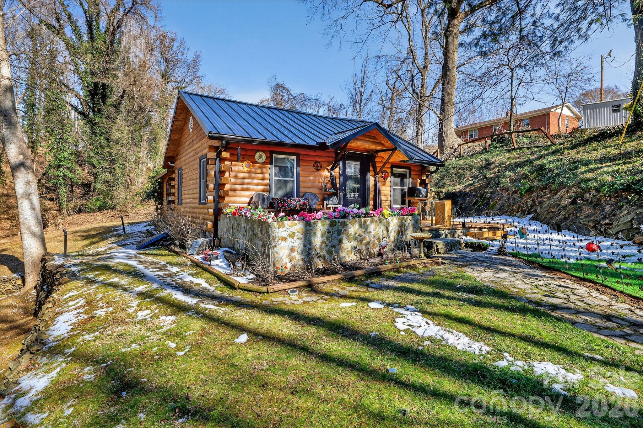 110 Pine Street Tryon, NC 28782 - Photo 2 of 32