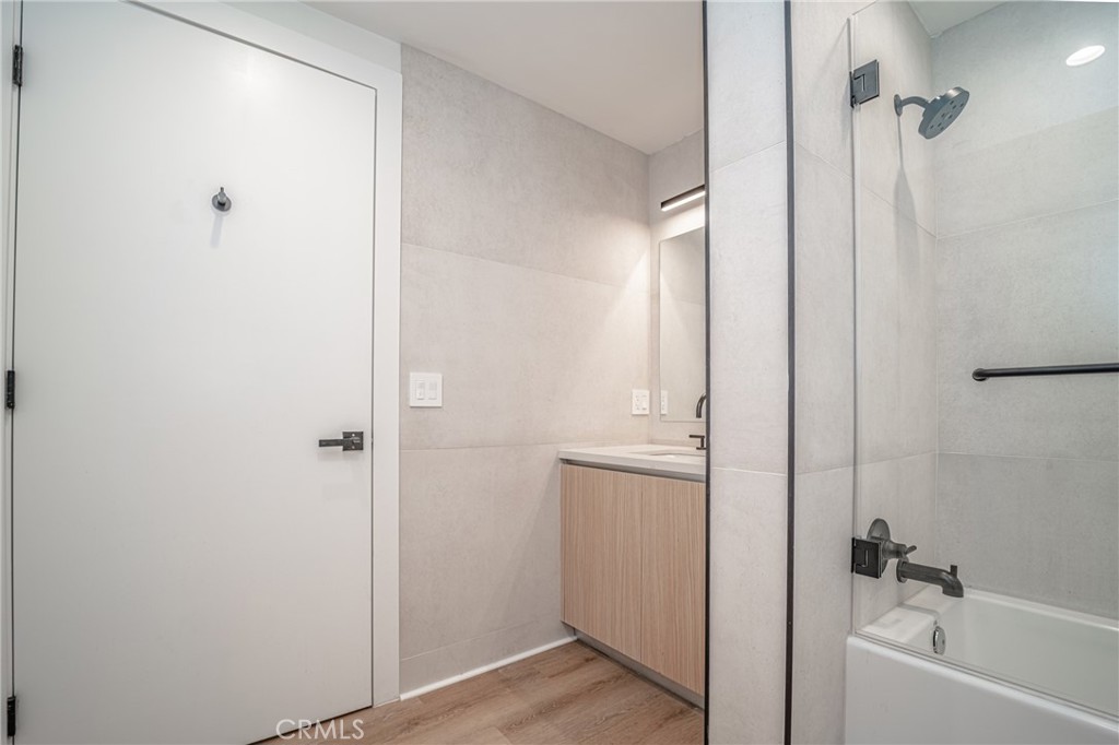 2828 London Street, Unit 307 Los Angeles, CA 90026 - Photo 20 of 30 Gallery Image 20