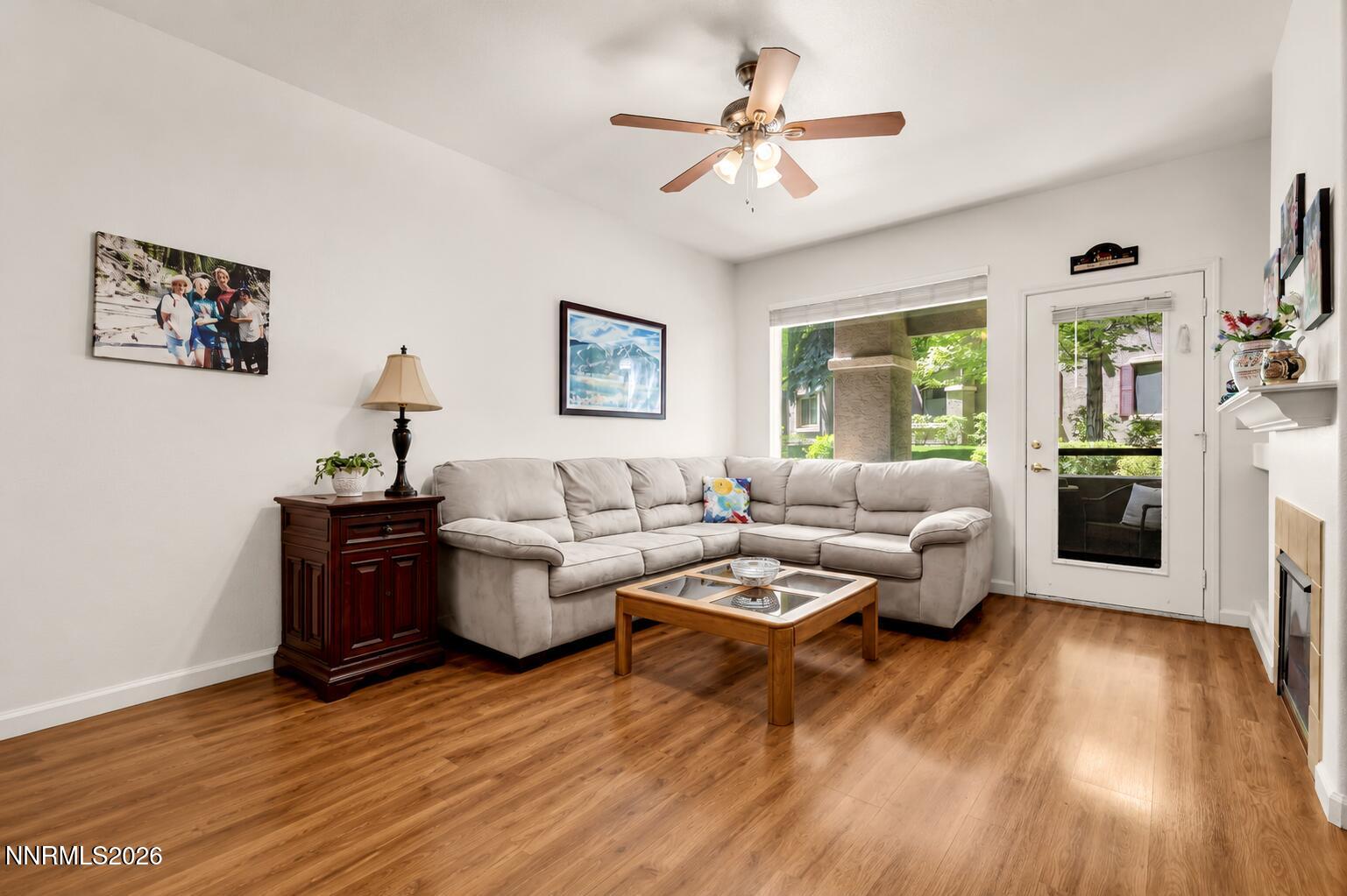 900 South Meadows Parkway, Unit 2212 Reno, NV 89521 - Photo 7 of 31 Living Room
