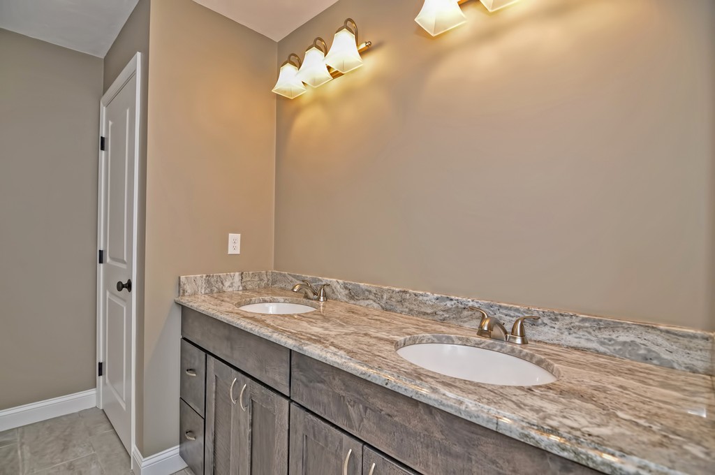 17 Three Lots Road Uxbridge, MA 01569 - Photo 13 of 18 Gallery Image 13