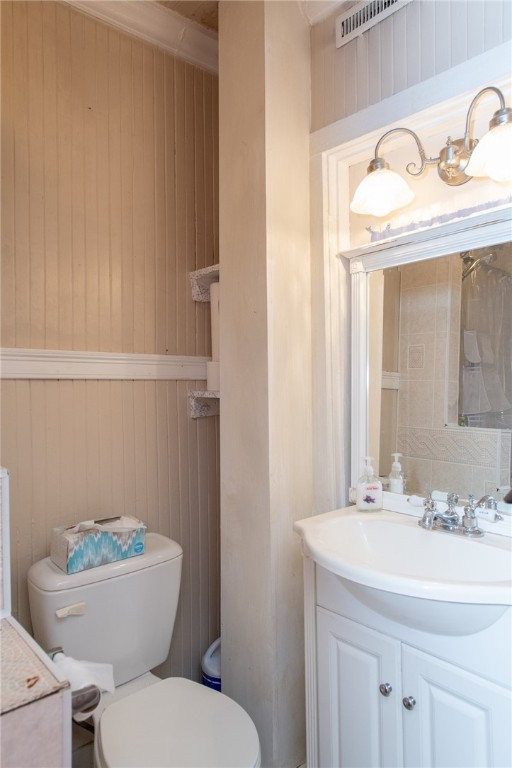 7 Union Street Warren, RI 02885 - Photo 11 of 23 1st floor bath