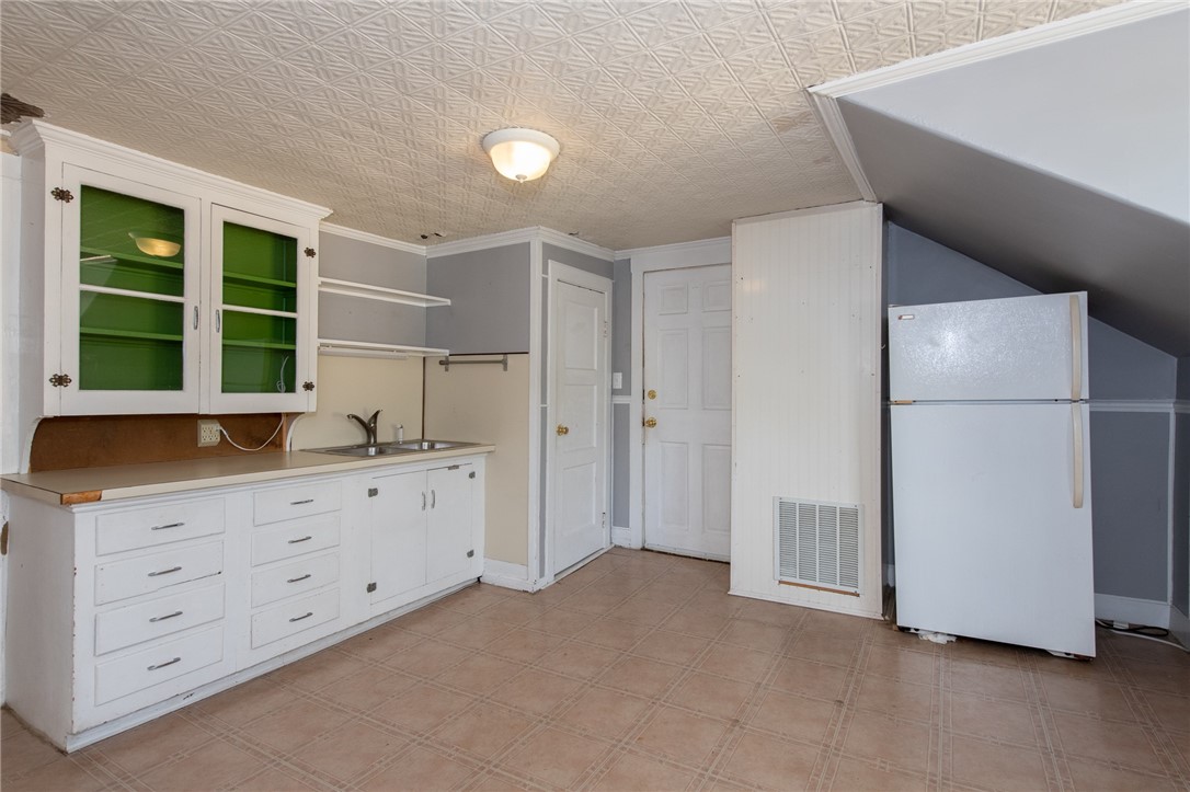 7 Union Street Warren, RI 02885 - Photo 15 of 23 2nd floor kitchen