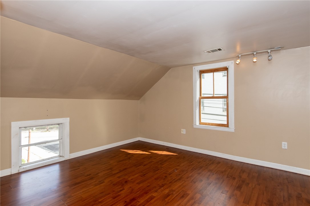 7 Union Street Warren, RI 02885 - Photo 17 of 23 2nd floor living room