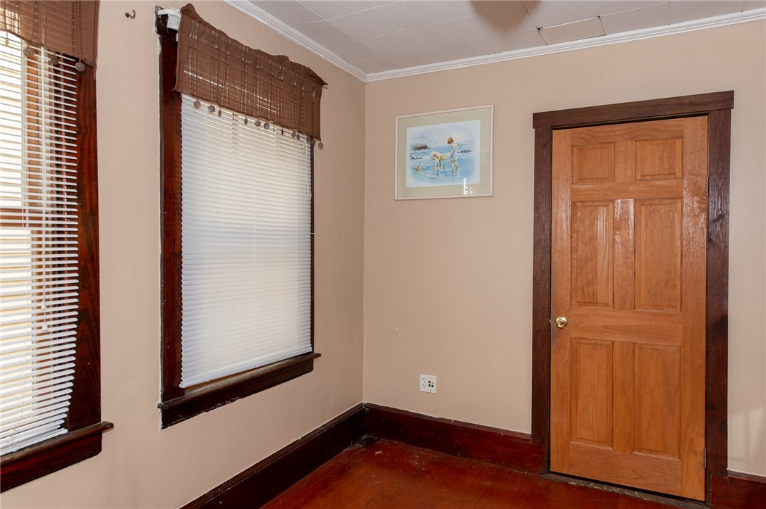 7 Union Street Warren, RI 02885 - Photo 5 of 23 Dining room