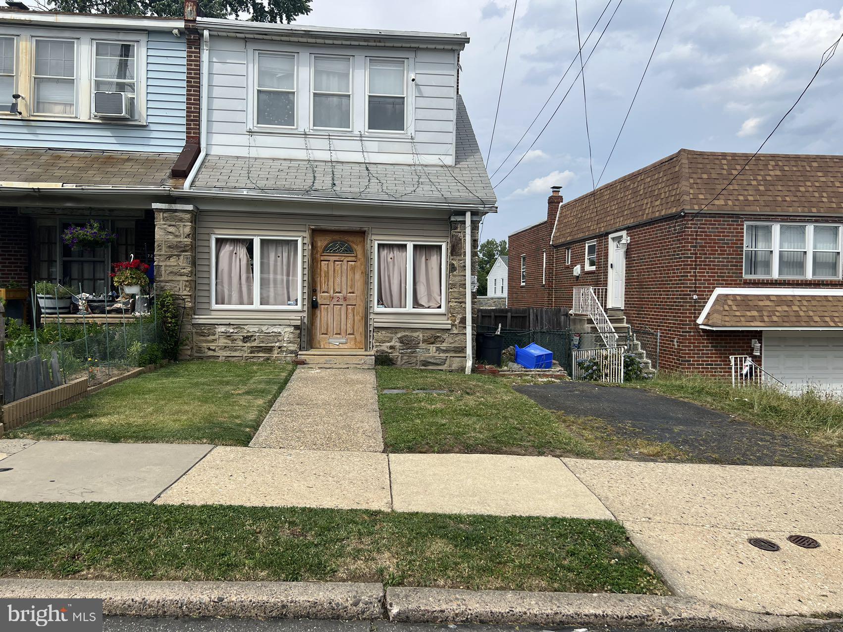 725 Rhawn Street Philadelphia, PA 19111 - Photo 1 of 28 Gallery Image 1