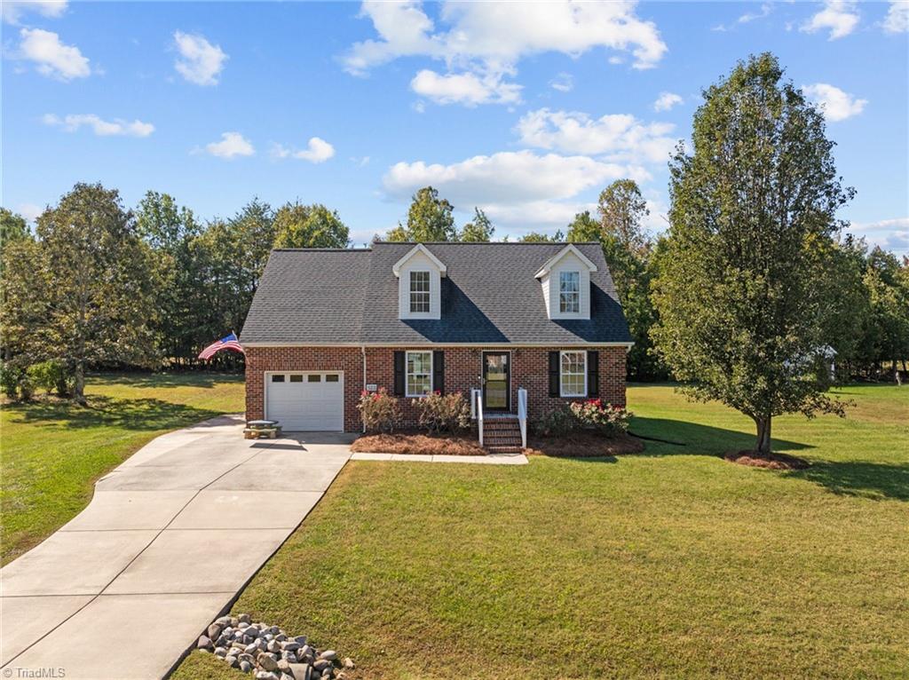 522 Salem Ridge Drive Randleman, NC 27317 - Photo 2 of 37 Gallery Image 2