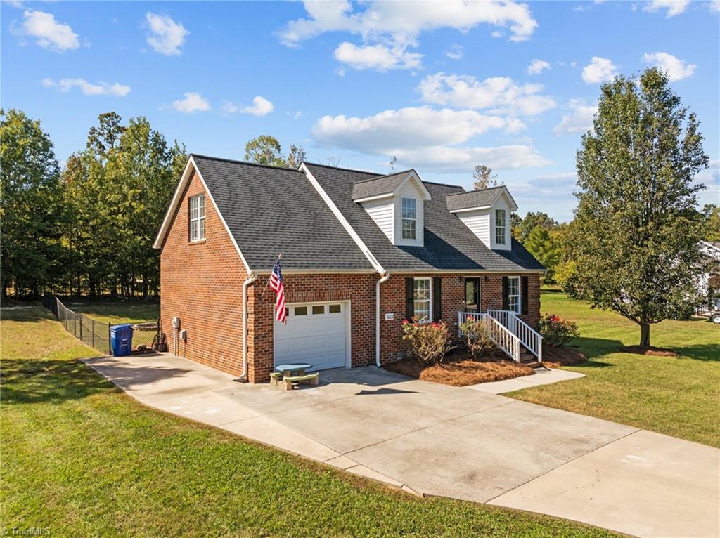 522 Salem Ridge Drive Randleman, NC 27317 - Photo 4 of 37 Gallery Image 4