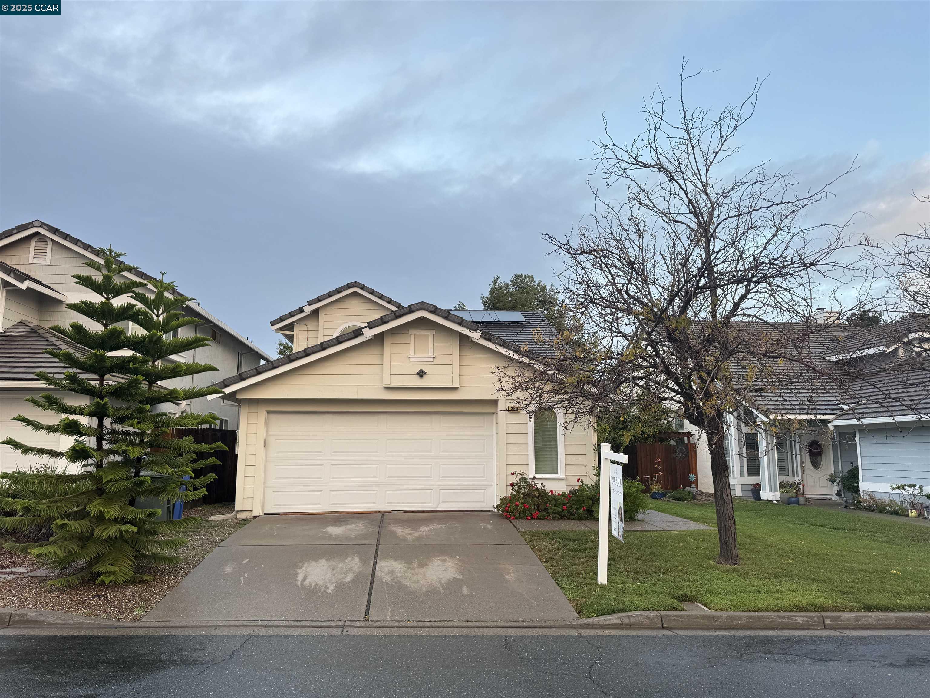 360 Gull Place Pittsburg, CA 94565 - Photo 36 of 36 a front view of a house with garden