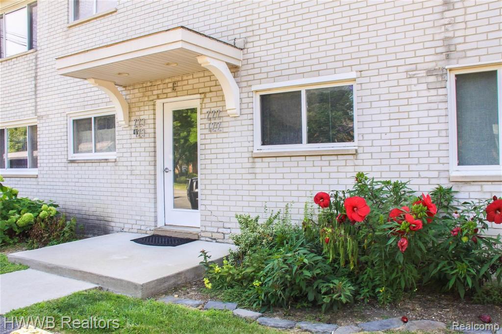 4113 Telegraph Road, Unit 223 Bloomfield Hills, MI 48302 - Photo 1 of 13