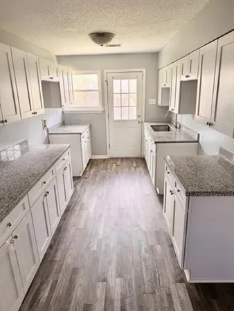 $1,800 | 4850 Lynhuber Drive, New Orleans, LA 70126