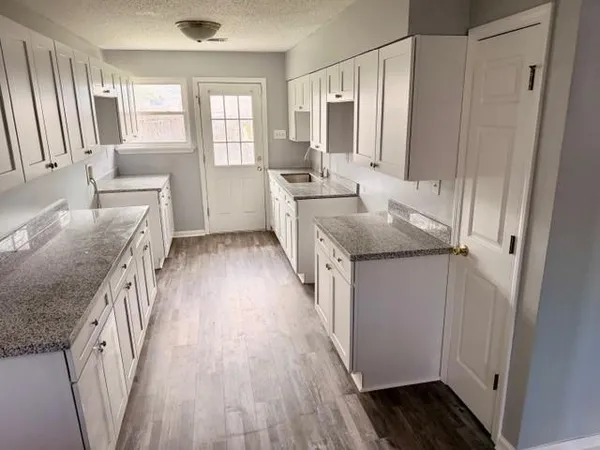 $1,800 | 4850 Lynhuber Drive, New Orleans, LA 70126
