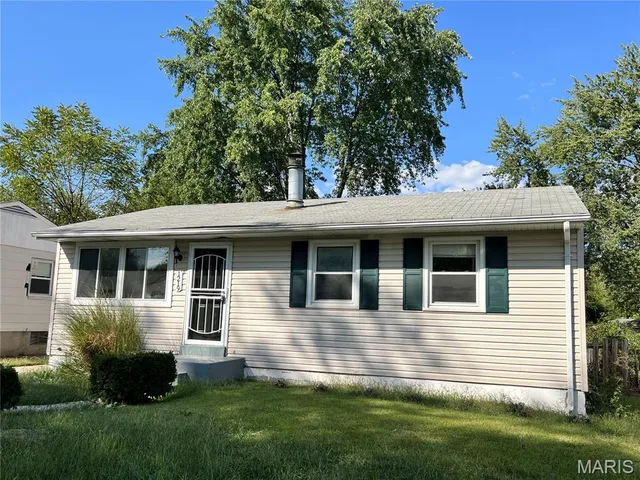 $1,400 | 1219 Walker Avenue, St. Louis, MO 63138