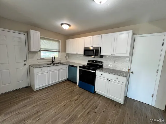 $1,400 | 1219 Walker Avenue, St. Louis, MO 63138