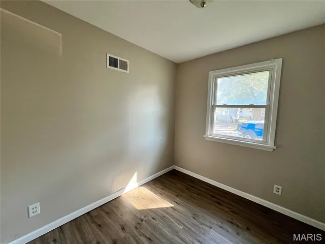 $1,400 | 1219 Walker Avenue, St. Louis, MO 63138