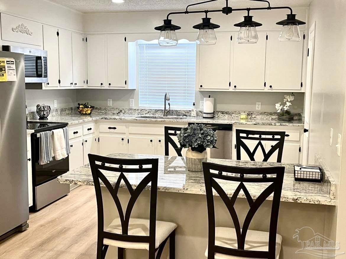 6485 Oakcrest Road Milton, FL 32570 - Photo 3 of 36 Gallery Image 3