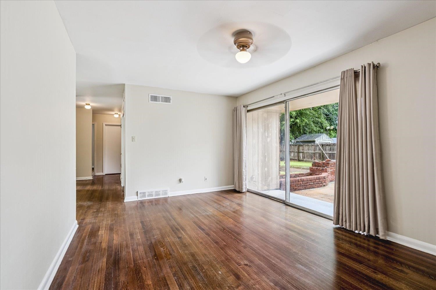 1601 Delmont Road Memphis, TN 38117 - Photo 11 of 25 Gallery Image 11