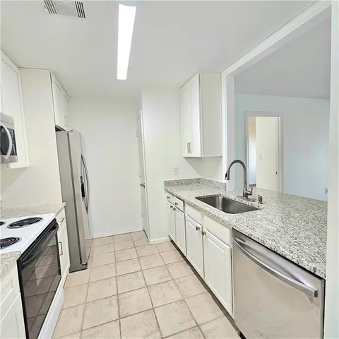 $2,100 | 3655 Habersham Road Northeast, Atlanta, GA 30305