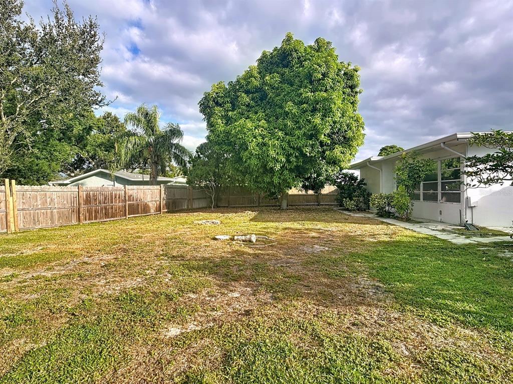 11320 Currie Lane Largo, FL 33774 - Photo 32 of 33