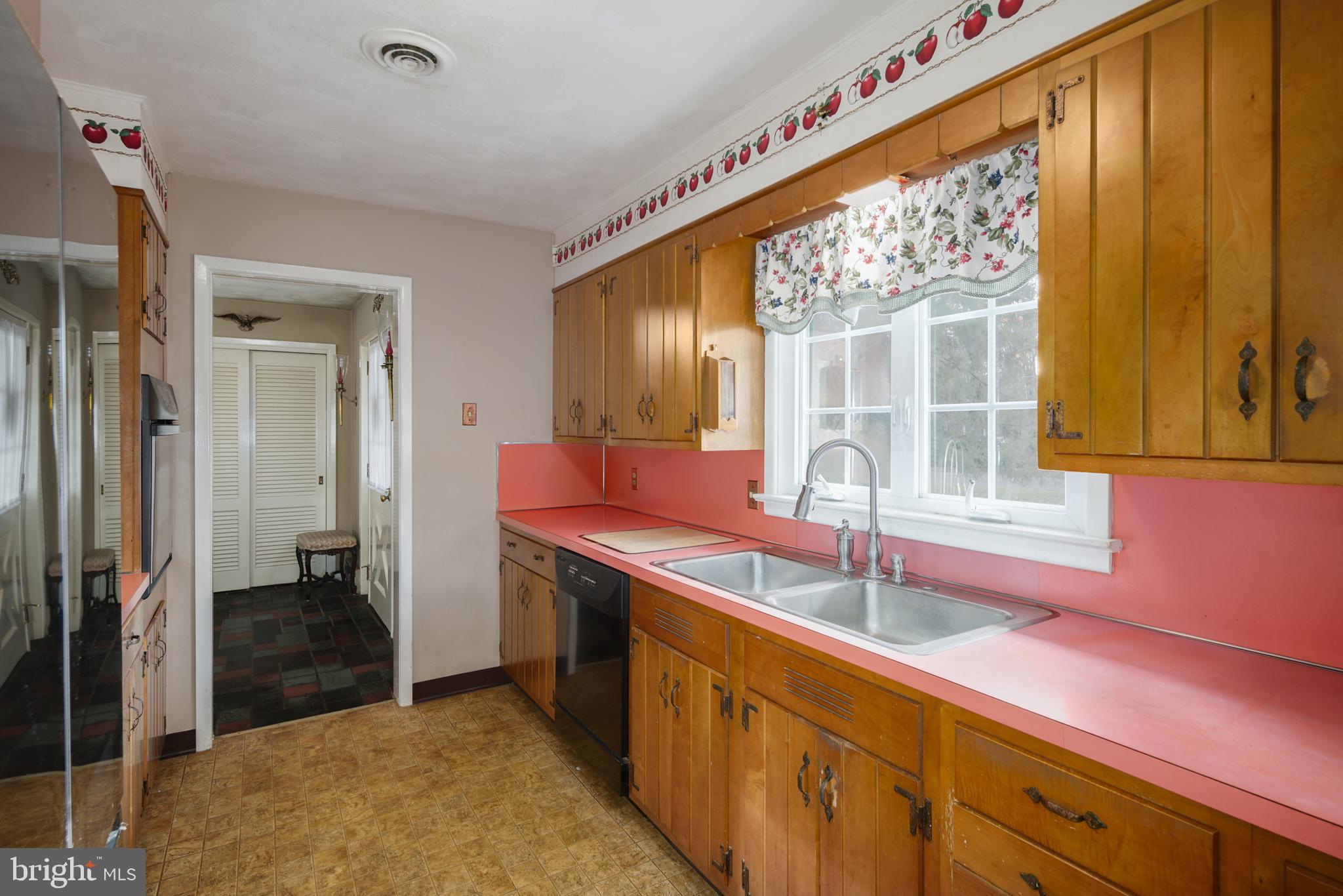 82 Mountainview Road Ewing, NJ 08628 - Photo 12 of 24