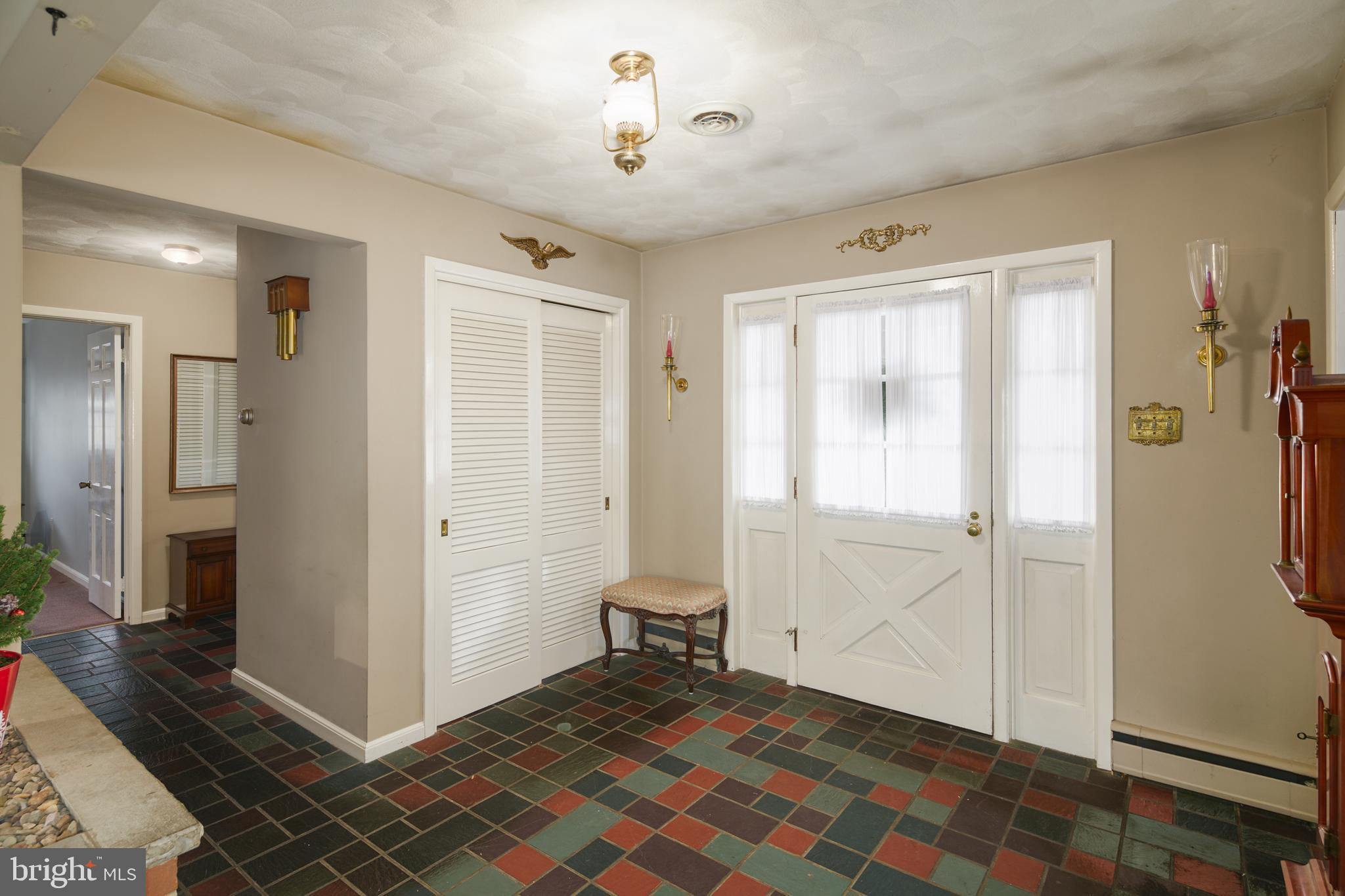 82 Mountainview Road Ewing, NJ 08628 - Photo 5 of 24