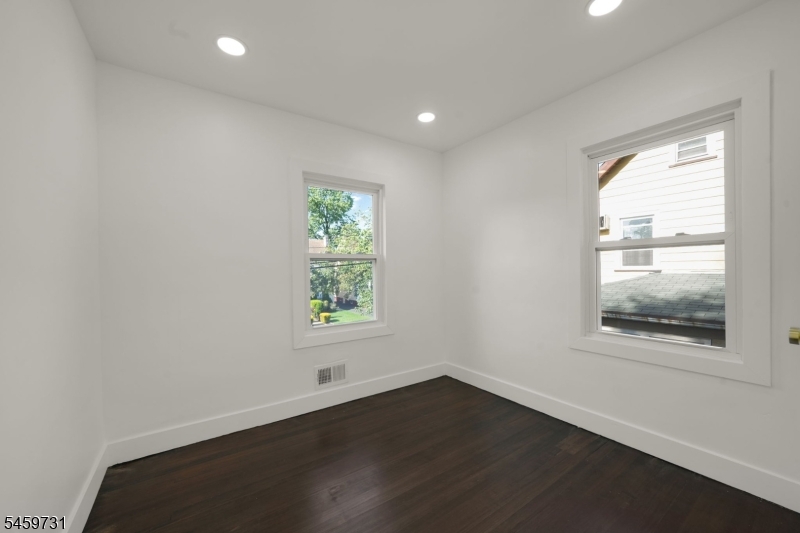 857 Livingston Road Elizabeth, NJ 07208 - Photo 14 of 18 Gallery Image 14