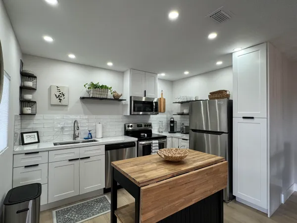 $2,900 | 3201 Northeast 29th Street, Unit 308, Fort Lauderdale, FL 33308