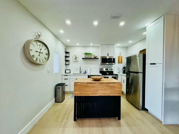 $2,900 | 3201 Northeast 29th Street, Unit 308, Fort Lauderdale, FL 33308