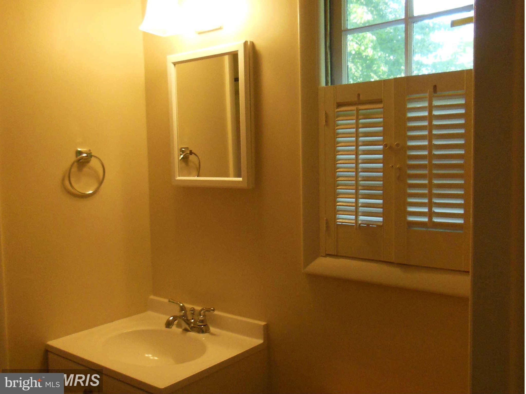 6506 Winnepeg Road Bethesda, MD 20817 - Photo 20 of 30 Bath Master