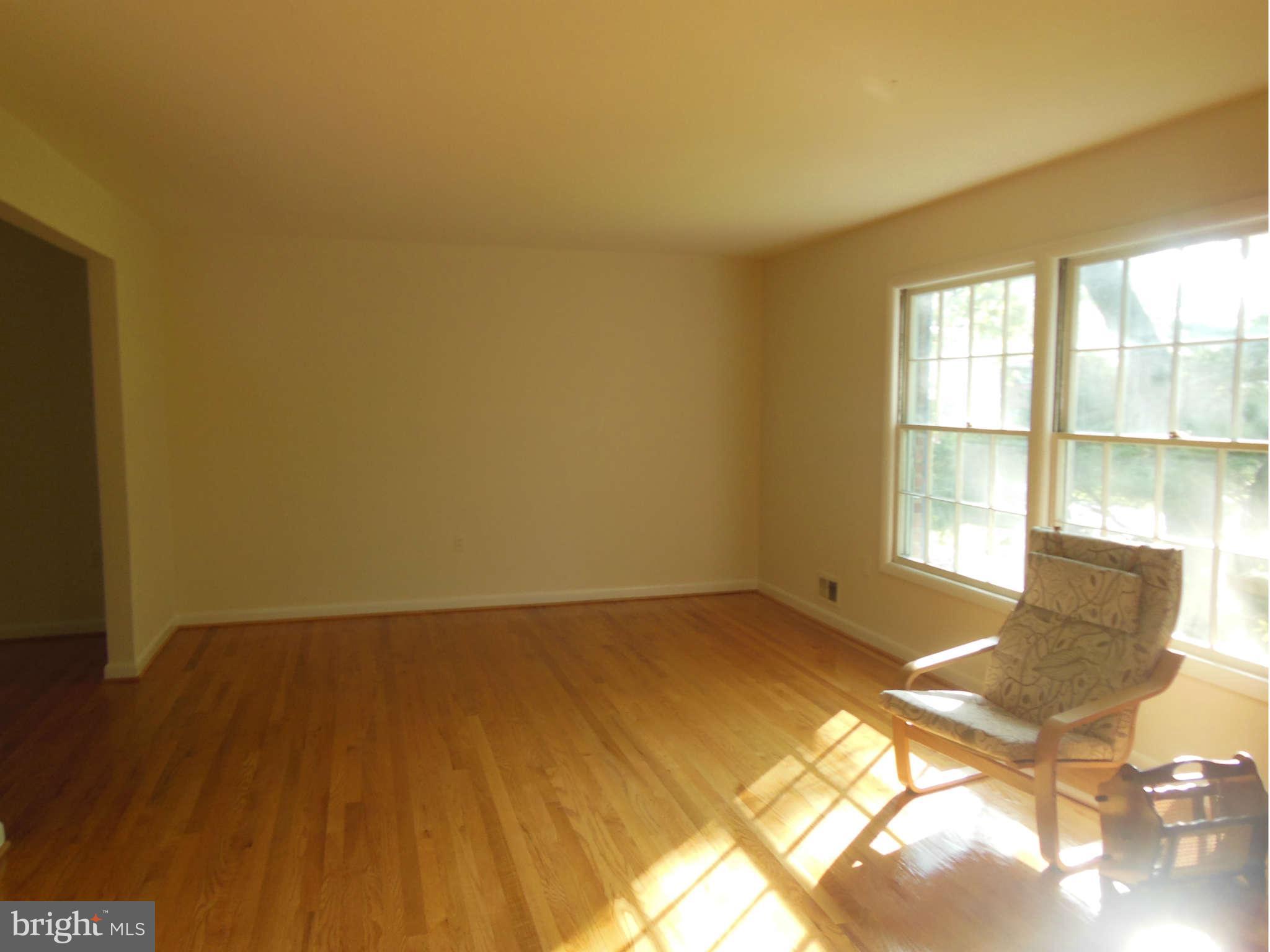 6506 Winnepeg Road Bethesda, MD 20817 - Photo 7 of 30 Living Room