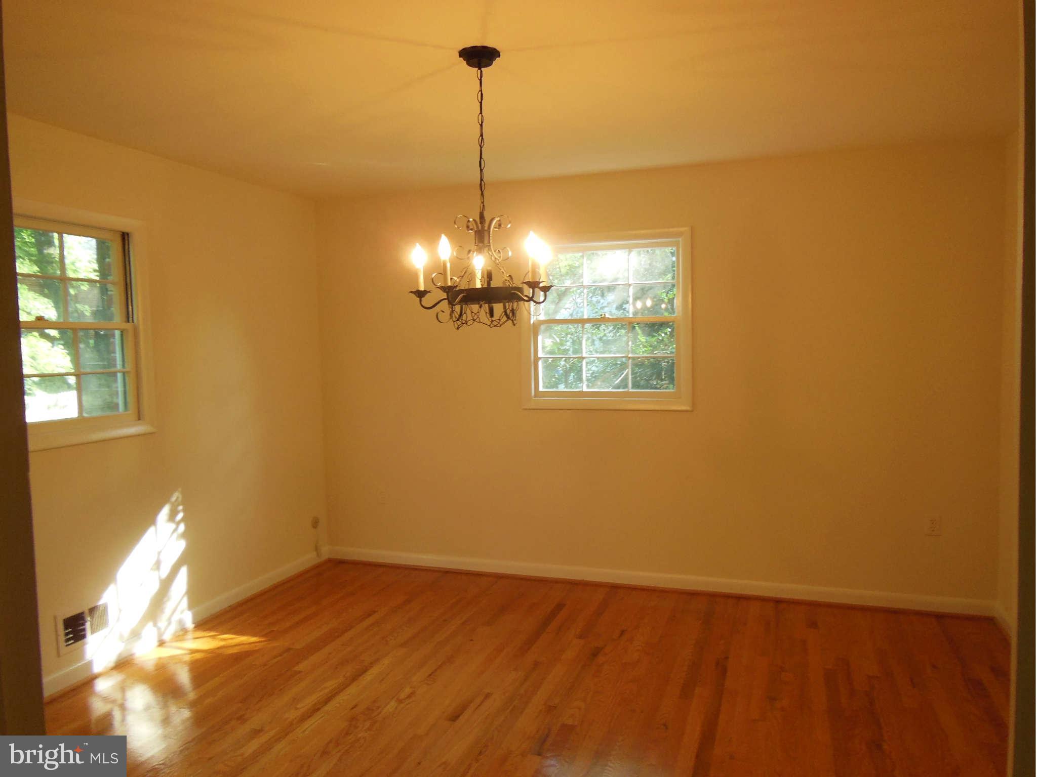 6506 Winnepeg Road Bethesda, MD 20817 - Photo 8 of 30 Dining Room