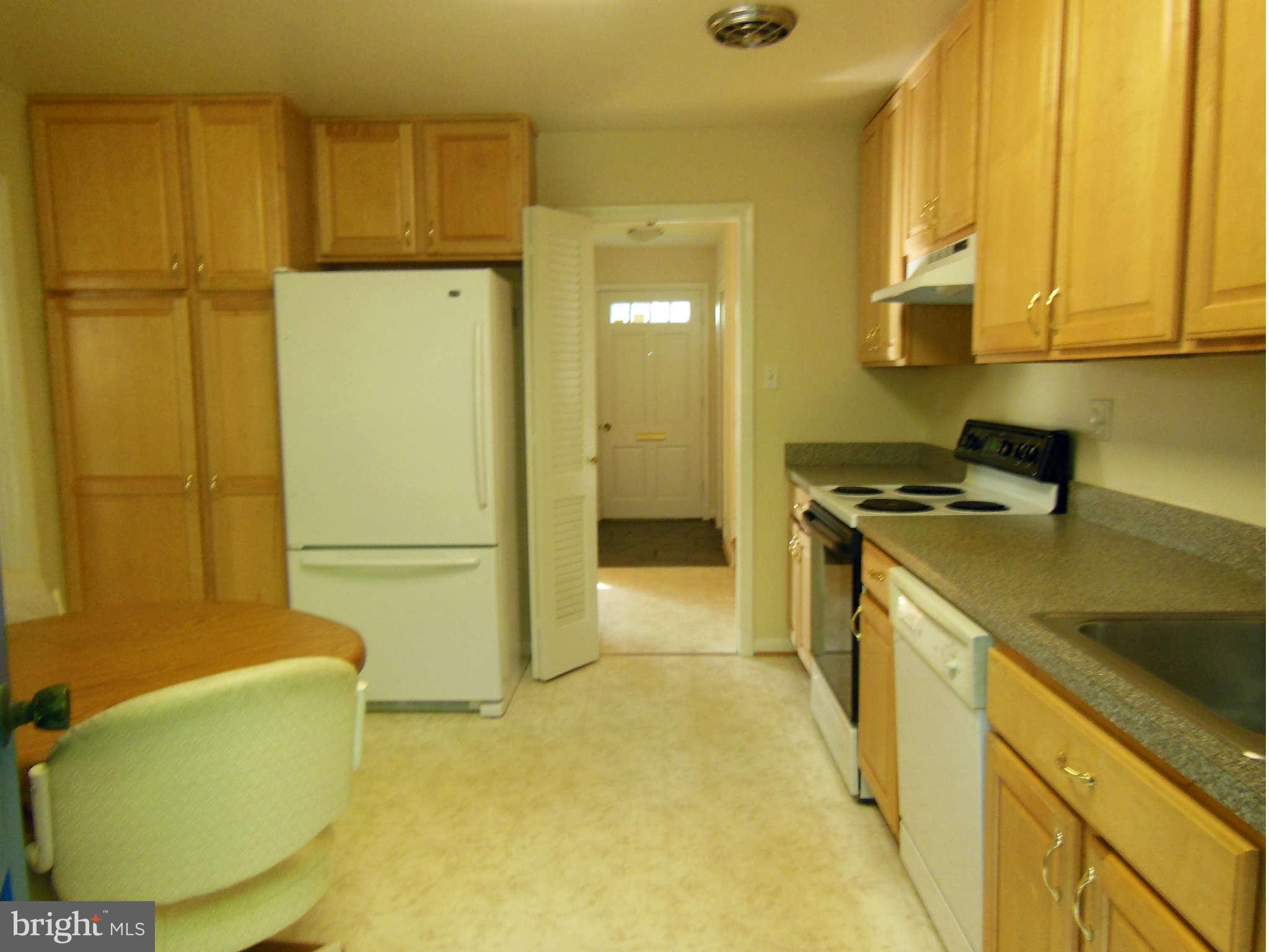 6506 Winnepeg Road Bethesda, MD 20817 - Photo 10 of 30 Kitchen