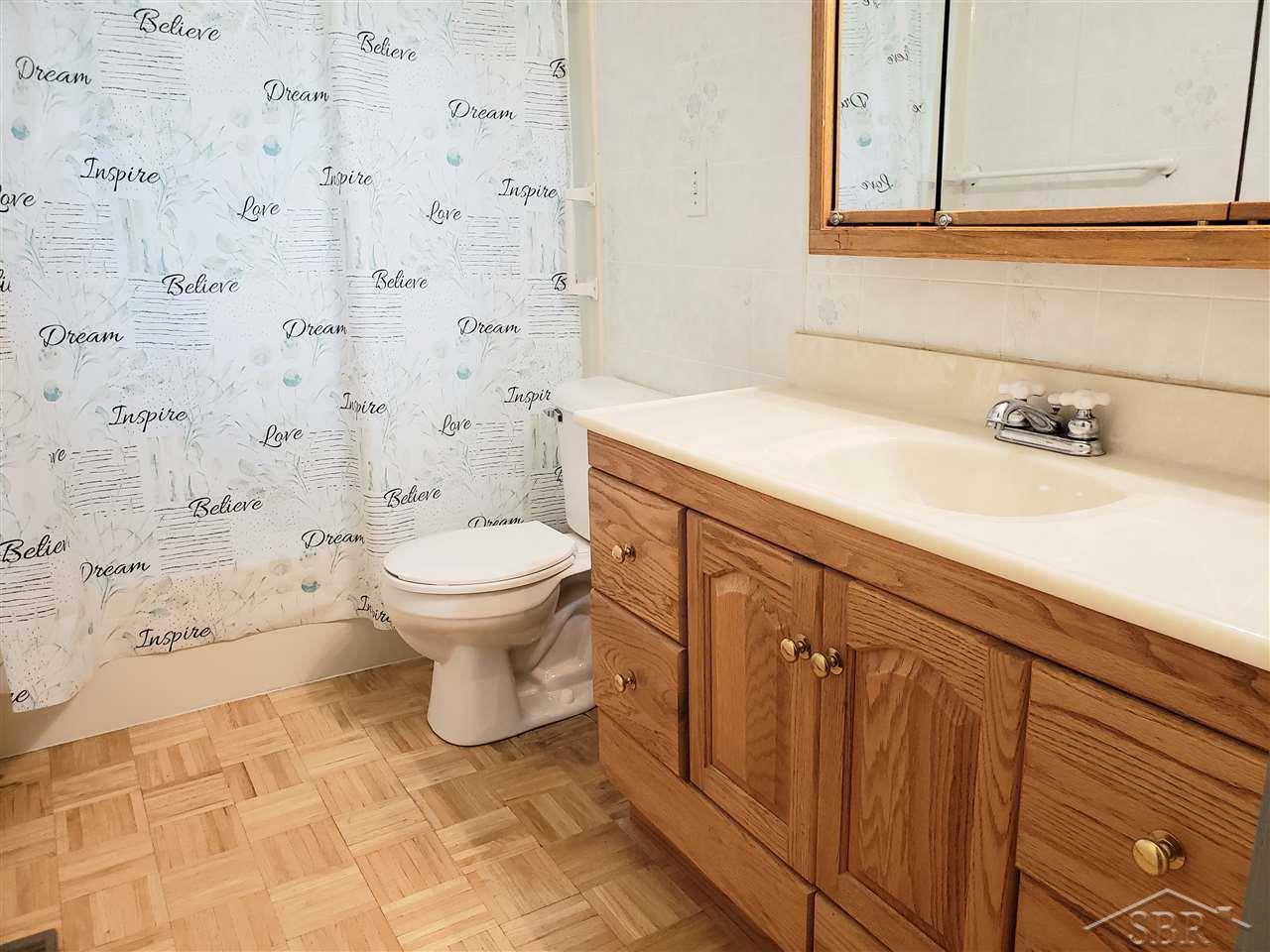 4351 Stork Road Saginaw, MI 48604 - Photo 10 of 20 Main Bathroom