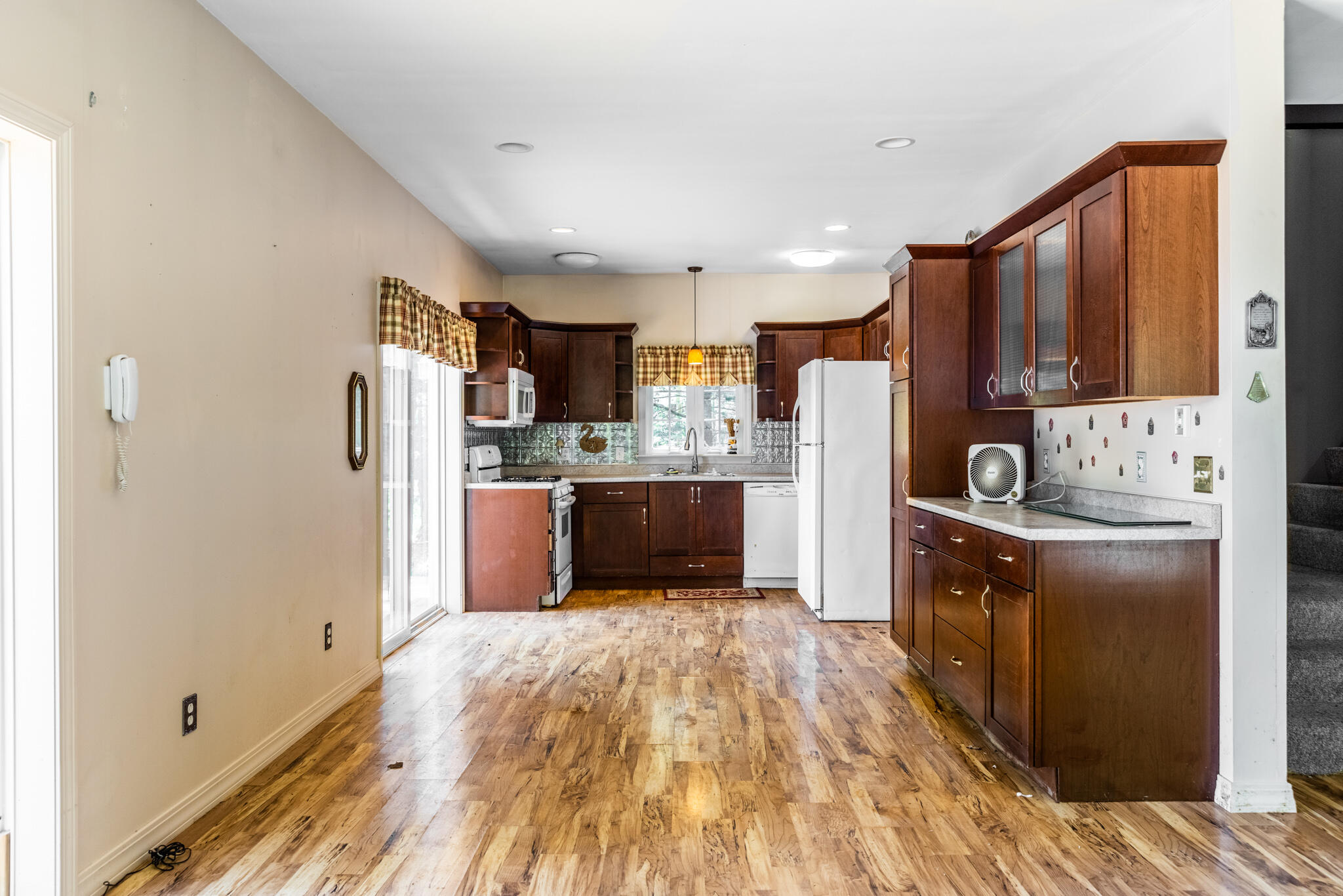 940 Transalpine Road Lincoln, ME 04457 - Photo 13 of 24 Transalpine Road Interiors-19