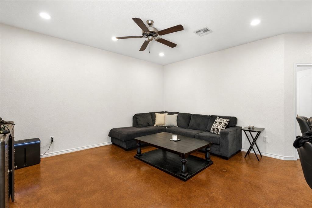 3309 South 3rd Street Waco, TX 76706 - Photo 11 of 31 a living room with furniture