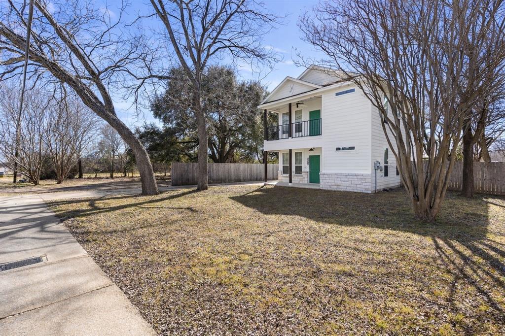 3309 South 3rd Street Waco, TX 76706 - Photo 4 of 31 a view of back yard of the house