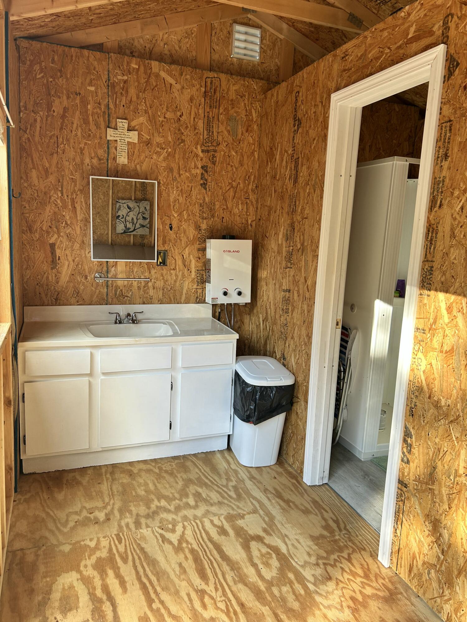 1398 St Mary Road Caryville, FL 32427 - Photo 13 of 16 sink