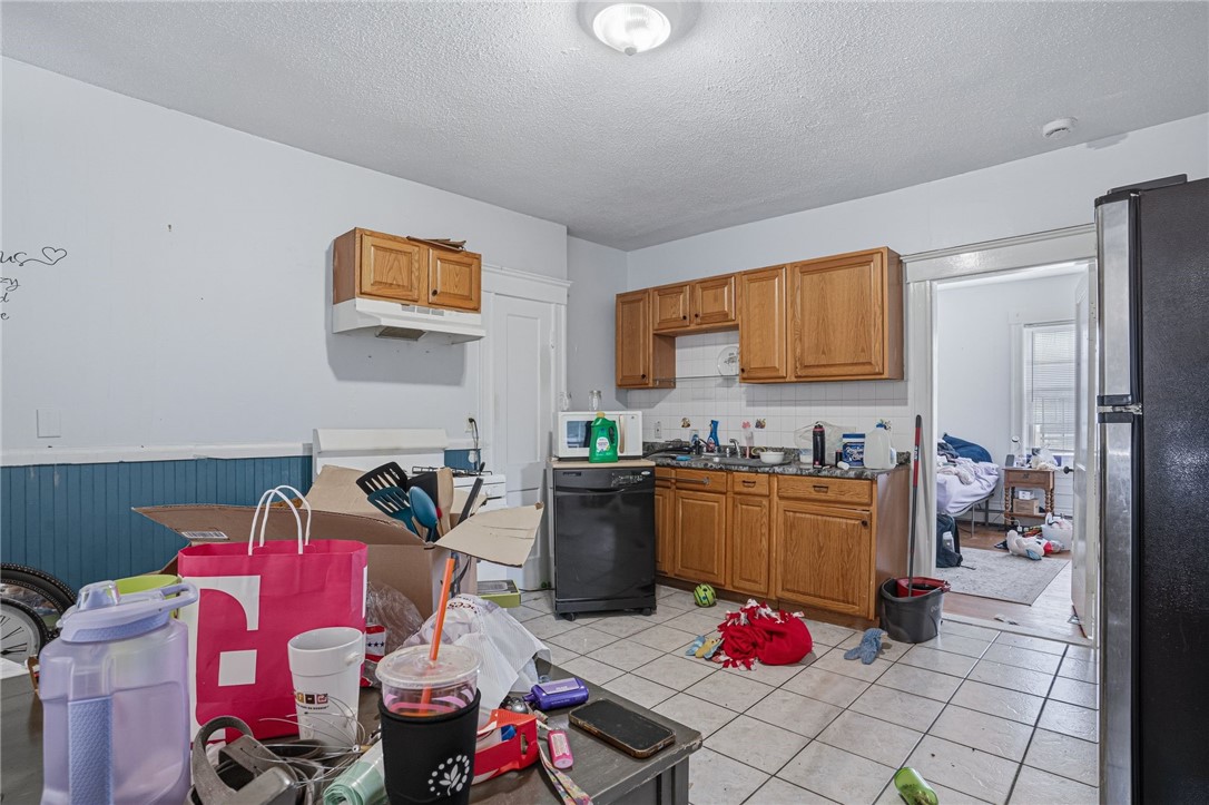 937 Social Street Woonsocket, RI 02895 - Photo 21 of 37
