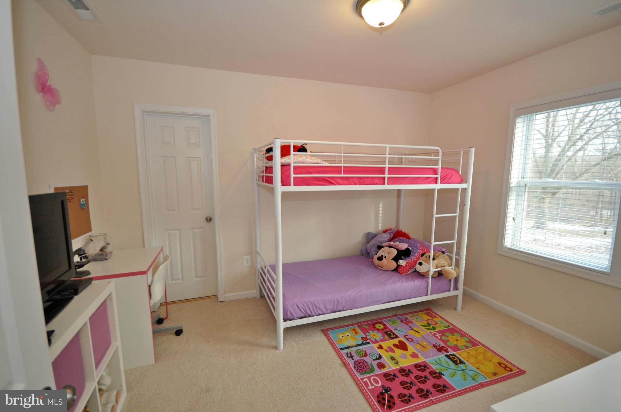 6160 Howells Road Alexandria, VA 22310 - Photo 21 of 30 Bedroom