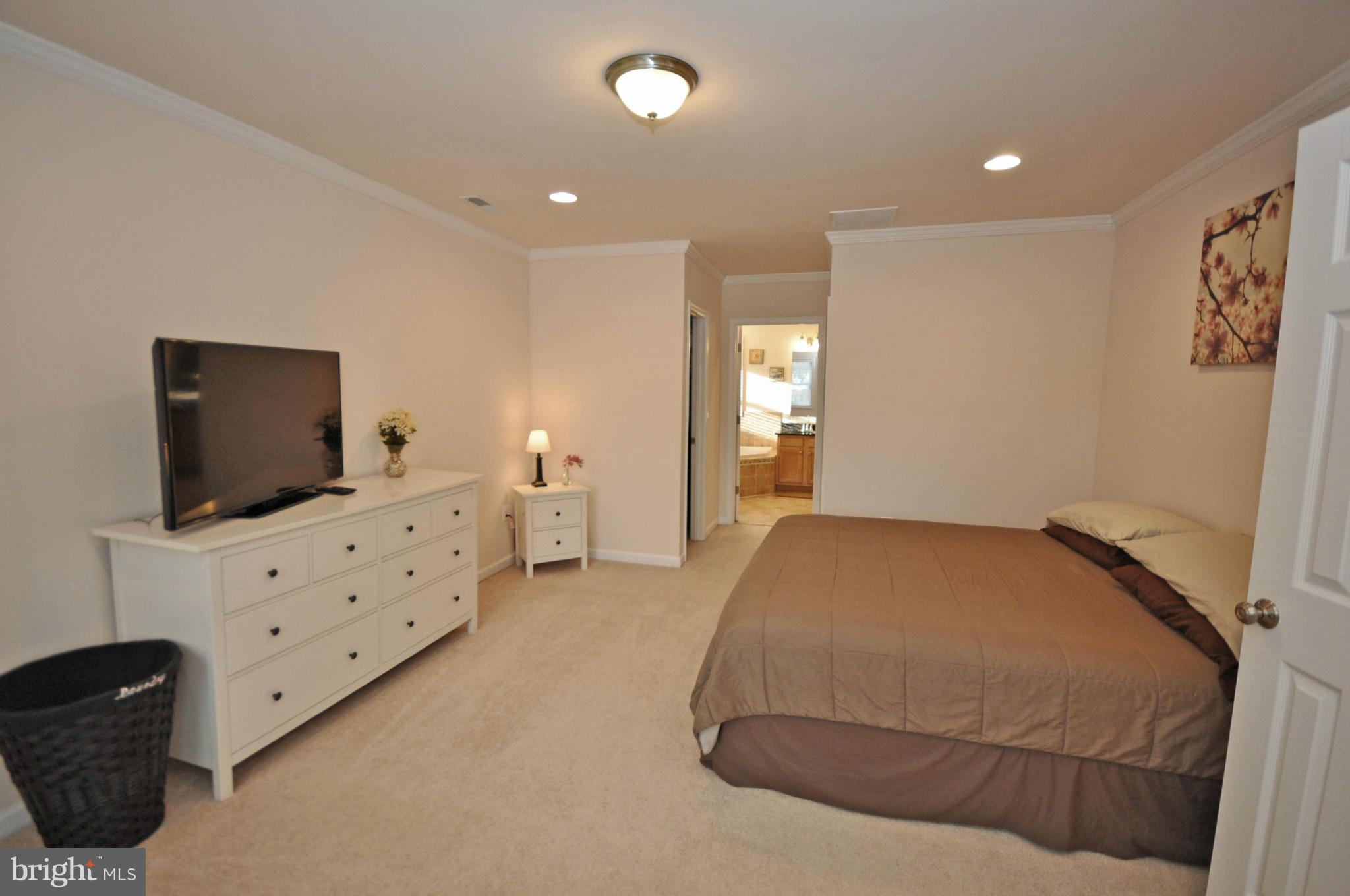 6160 Howells Road Alexandria, VA 22310 - Photo 24 of 30 Bedroom (Master)