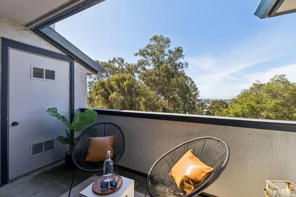 $359,900 | 945 Fletcher Lane, Unit A330, Hayward, CA 94544